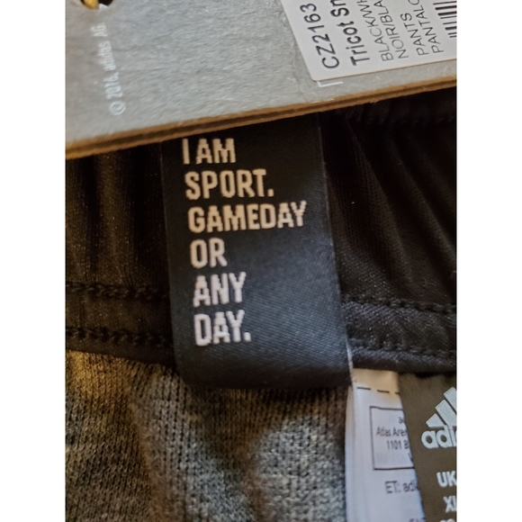 XL- Adidas Tricot SnapPant - Picture 12 of 14